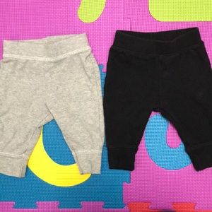 (2) pairs of leggings!